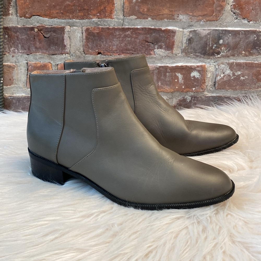 Caslon Leather Gray Water Resistant Ankle Booties, Size 10